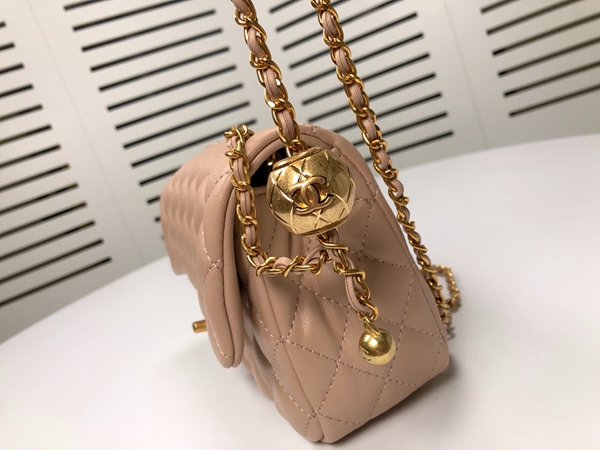 シャネルバッグ素材ディテール